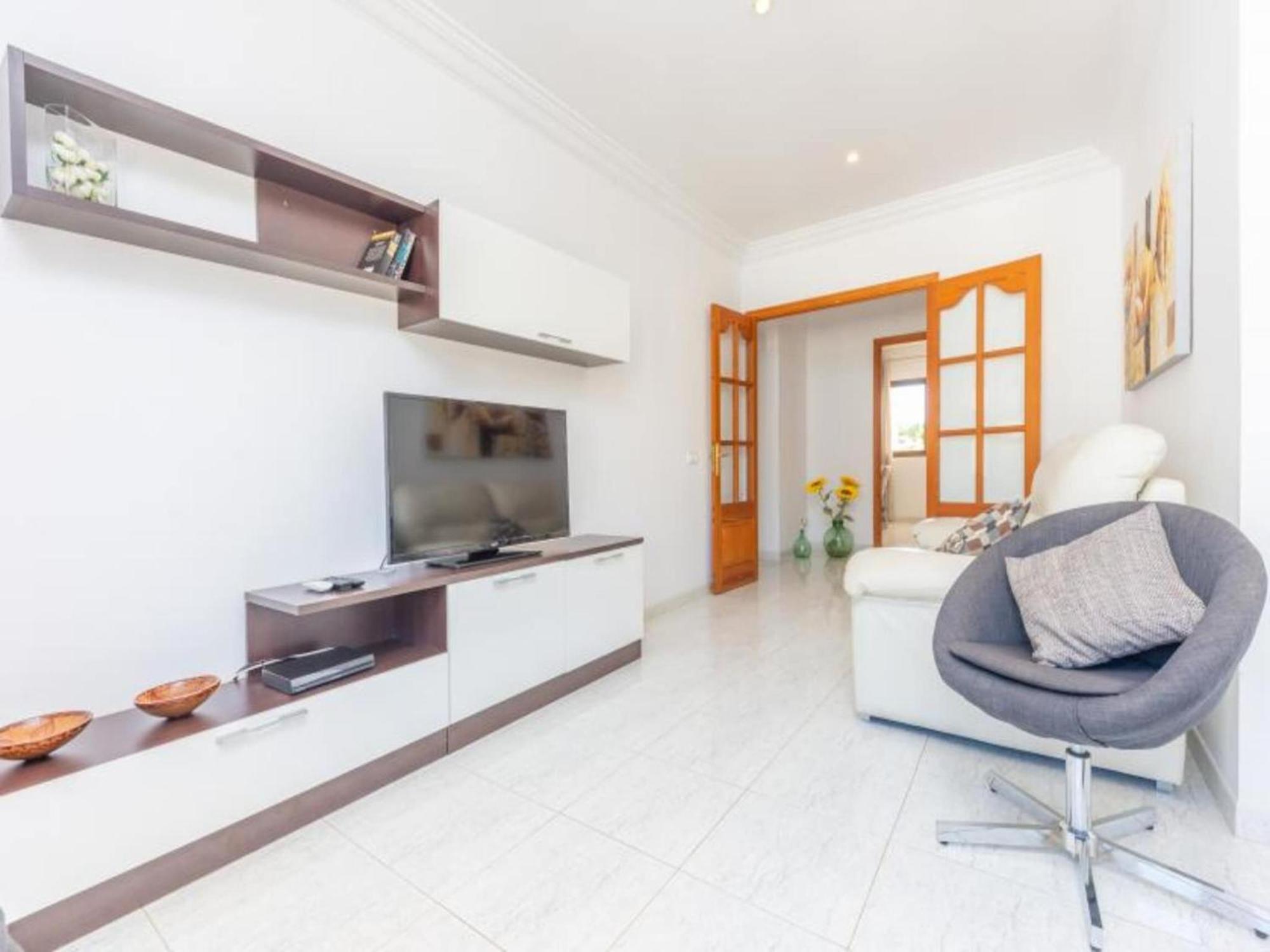 Villa With Private Pool In Llubí